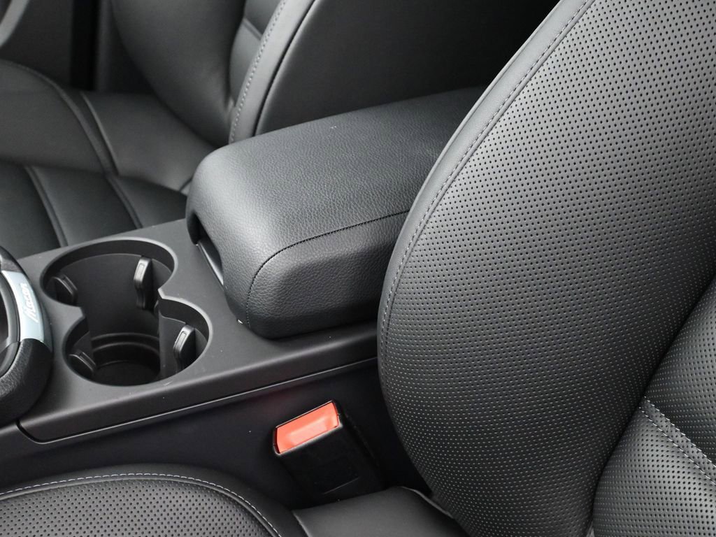 Certified 2026 Porsche Macan image 21