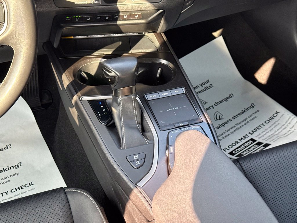 Used 2020 Lexus UX 250h w/ Premium Package AWD/4WD image 28