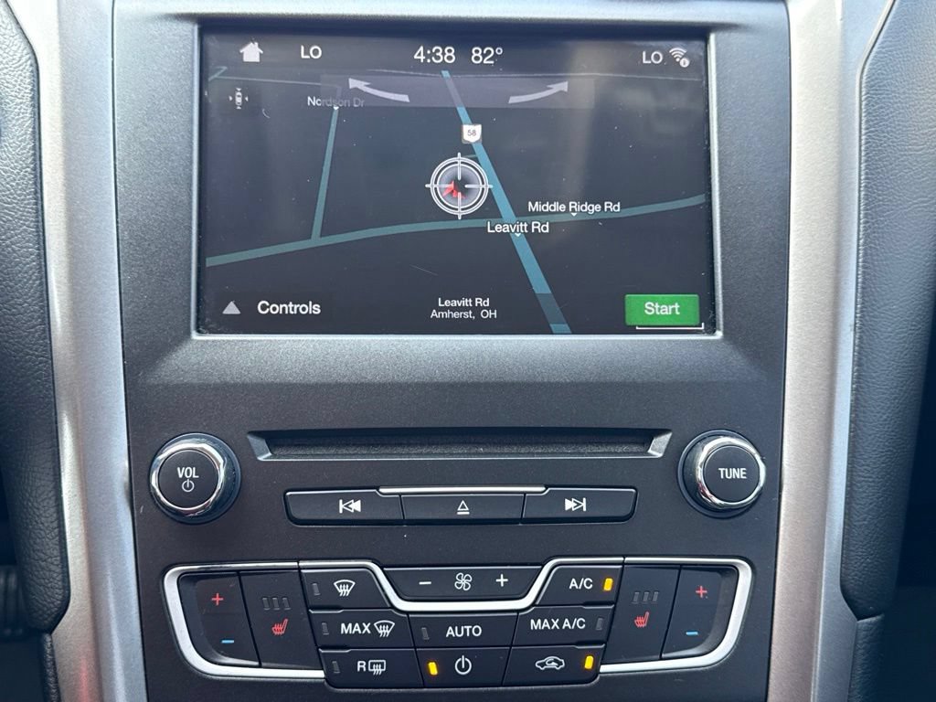 Used 2018 Ford Fusion SE w/ Fusion SE Technology Package FWD image 29