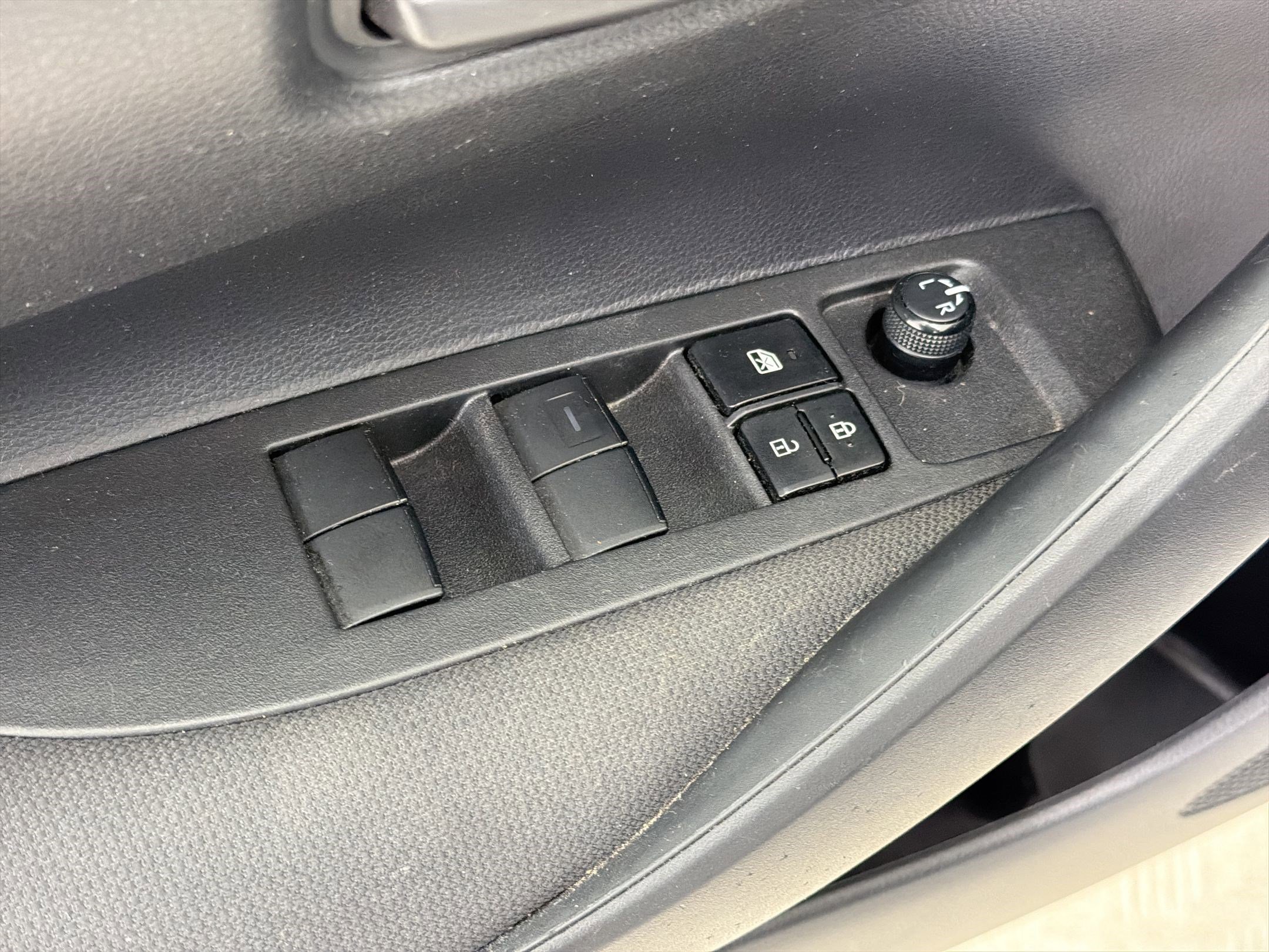 Used 2022 Toyota Corolla LE image 12