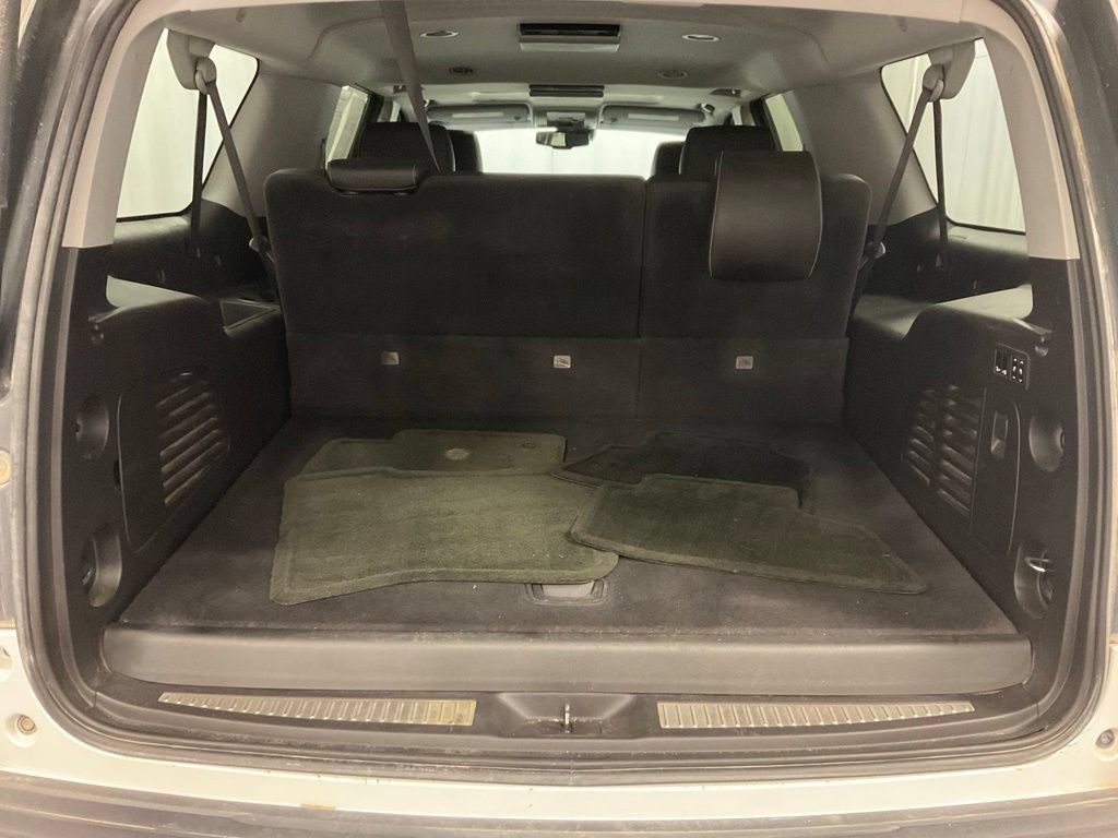 Used 2016 Chevrolet Suburban LT w/ LT Signature Package AWD/4WD image 7