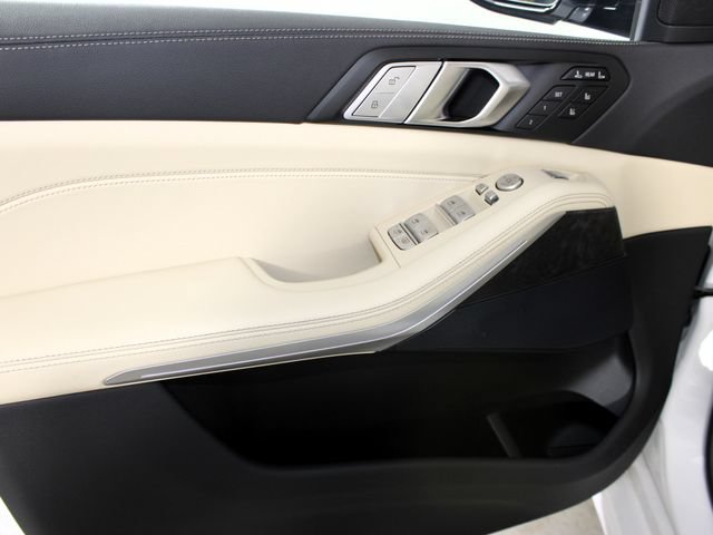 Used 2022 BMW X7 xDrive40i w/ Executive Package AWD/4WD image 19