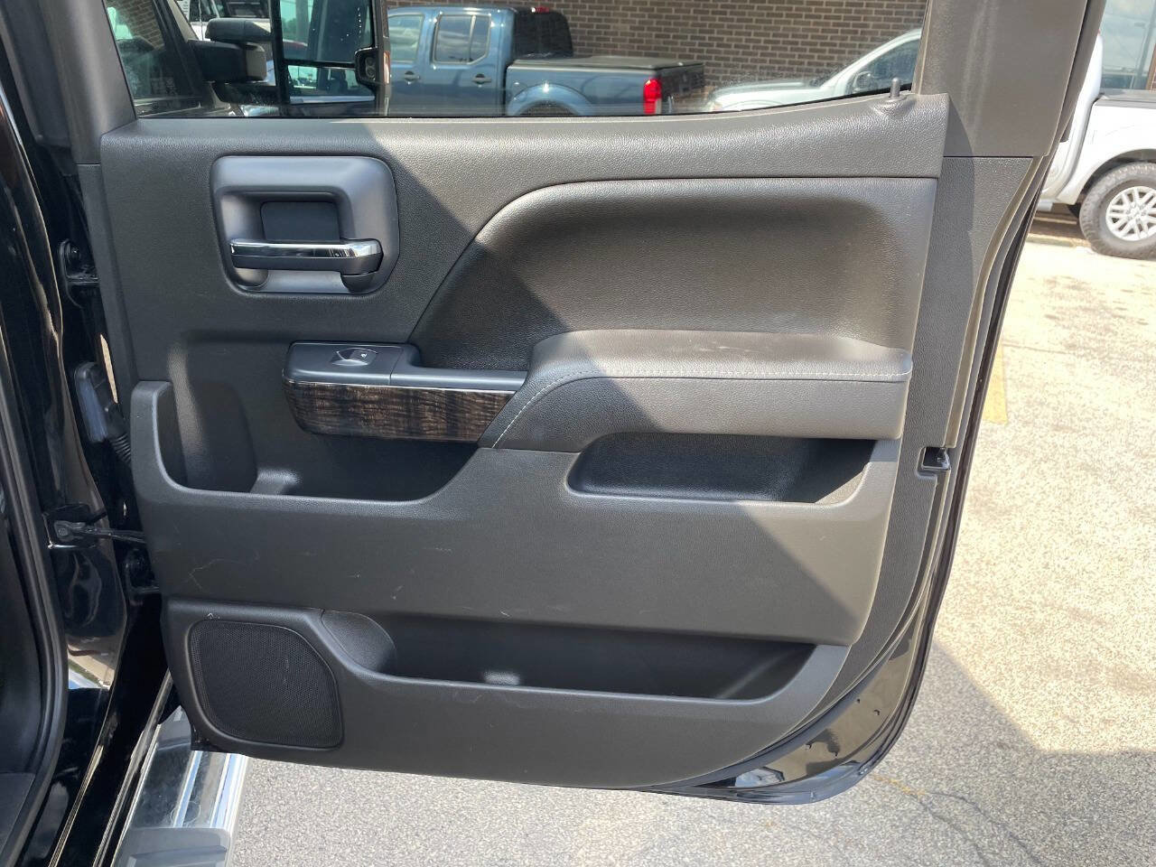 Used 2015 GMC Sierra 3500 Denali w/ Duramax Plus Package image 26