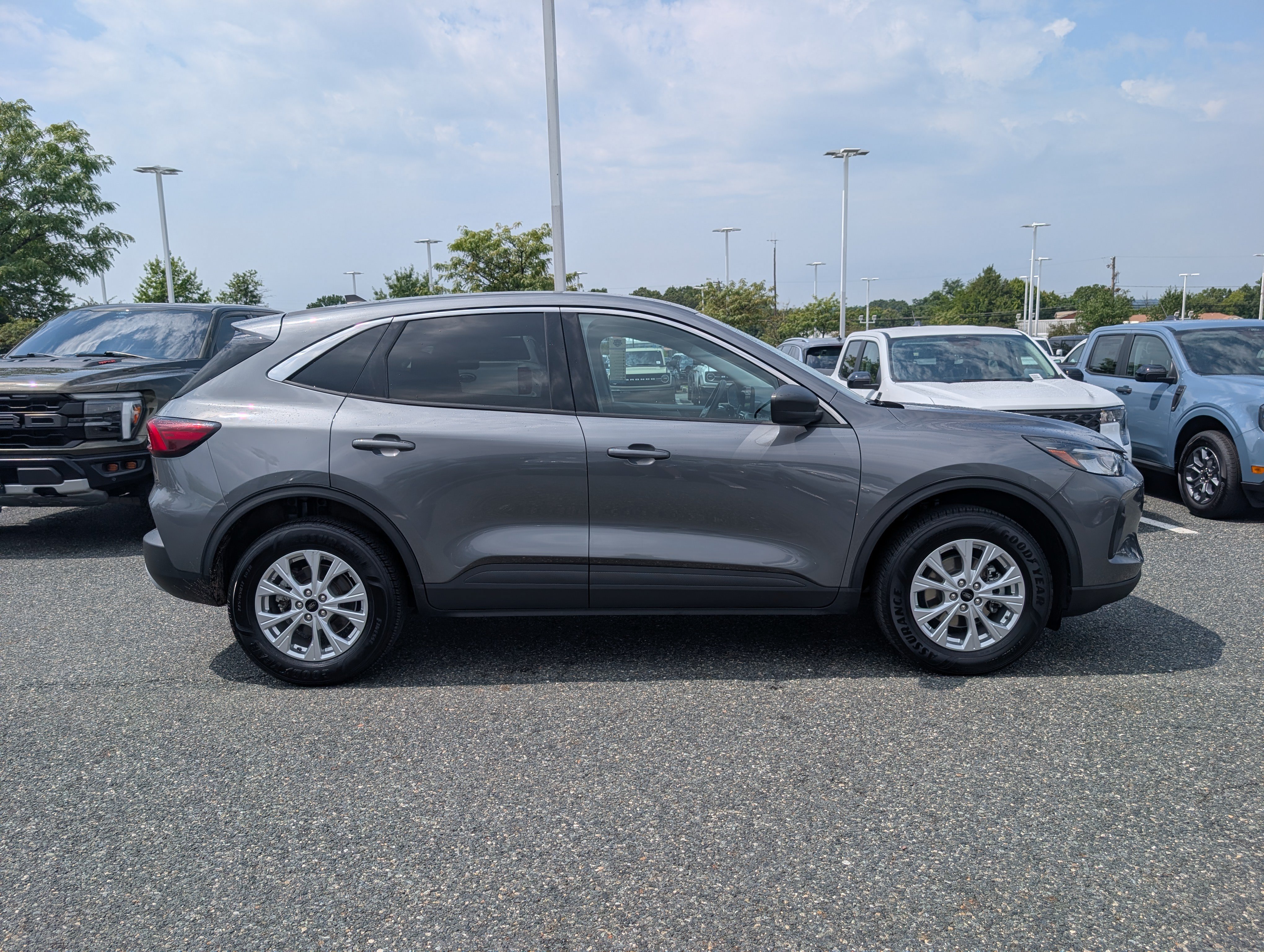 Certified 2024 Ford Escape Active AWD/4WD image 2