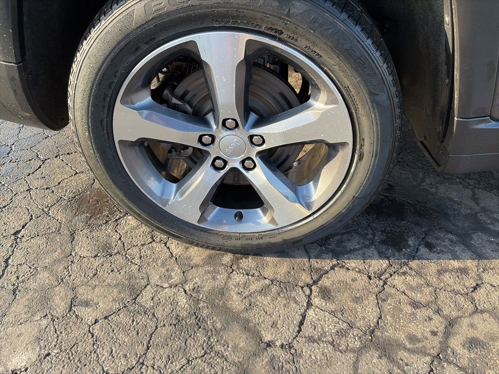 Used 2023 Jeep Grand Cherokee L Limited image 23