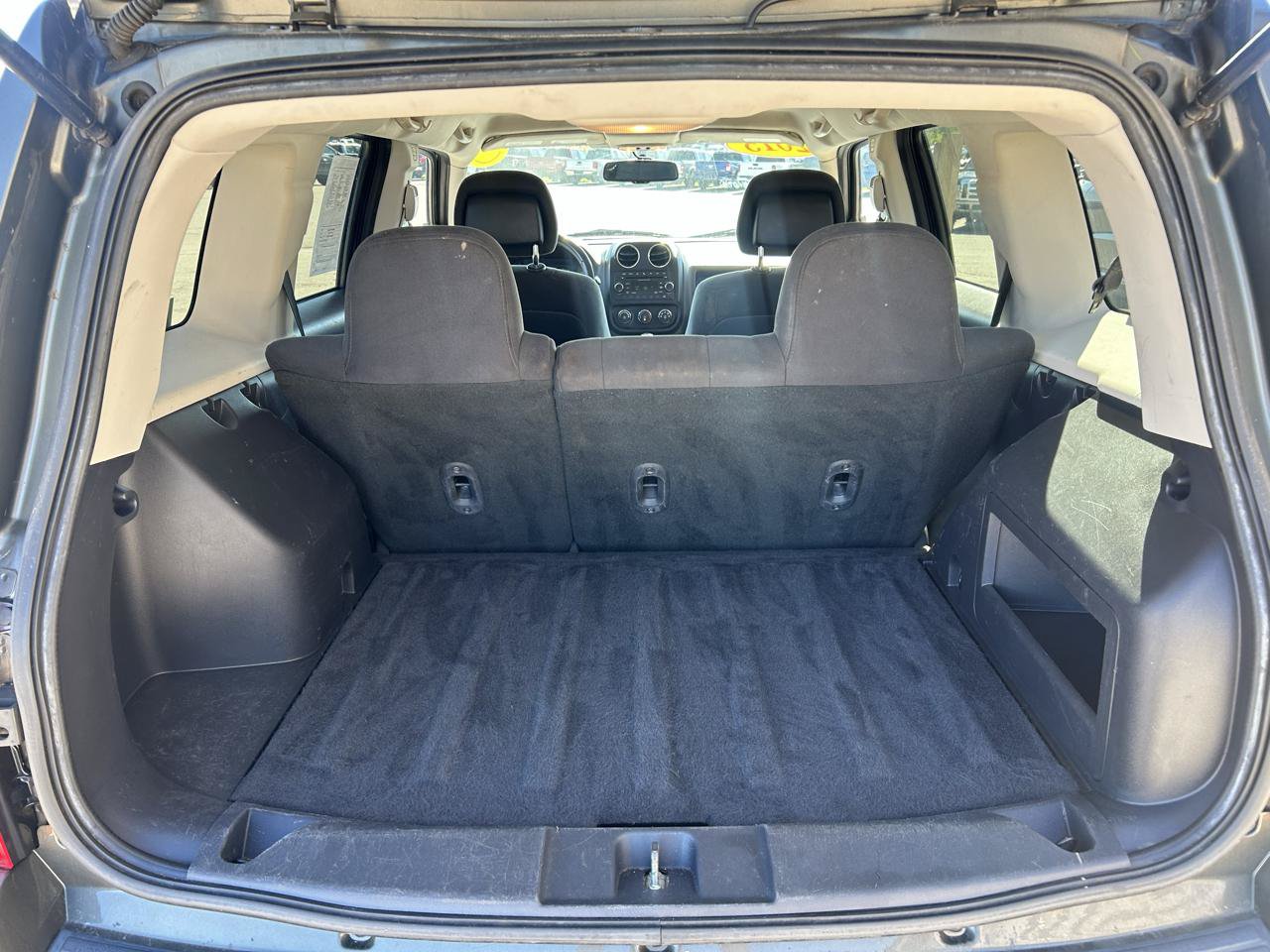 Used 2015 Jeep Patriot Latitude AWD/4WD image 17
