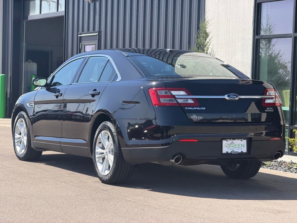 Used 2019 Ford Taurus SEL FWD image 3
