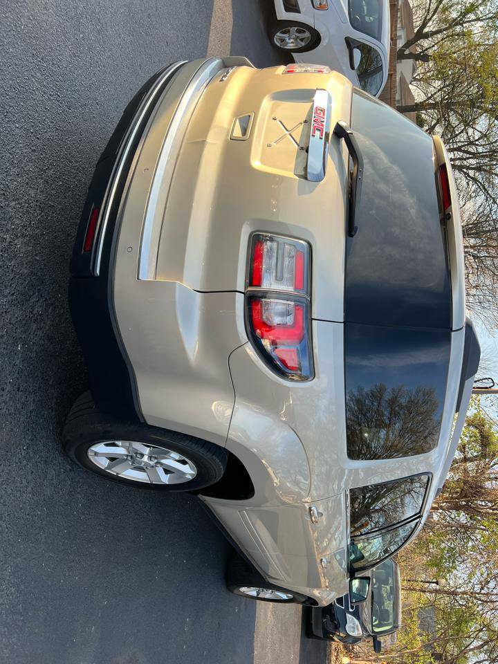 Used 2016 GMC Acadia SLE FWD image 6