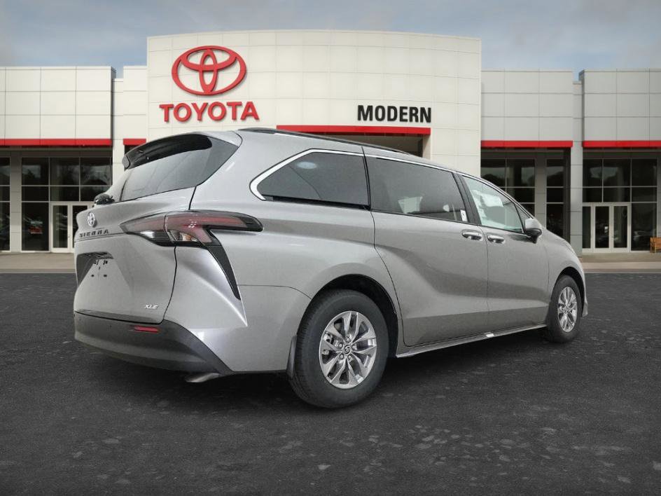 New 2026 Toyota Sienna XLE FWD image 10