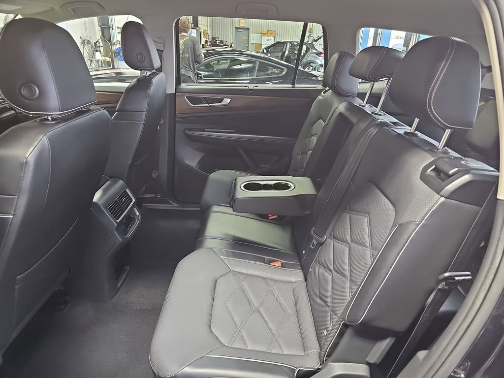 Used 2024 Volkswagen Atlas SE FWD image 14