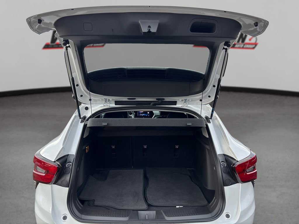 Used 2024 Chevrolet Trax LT w/ Driver Confidence Package image 11