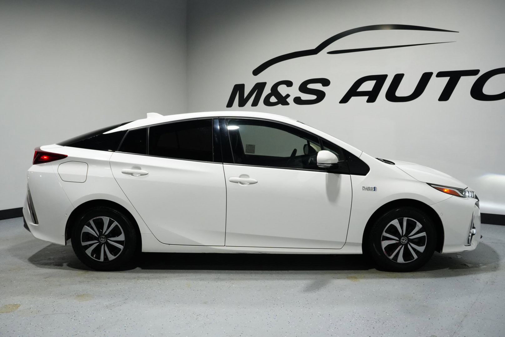Used 2017 Toyota Prius Prime Advanced image 6