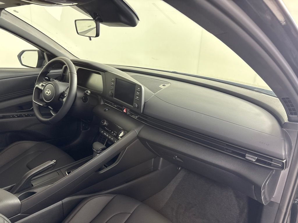 New 2026 Hyundai Elantra SEL Sport FWD image 13