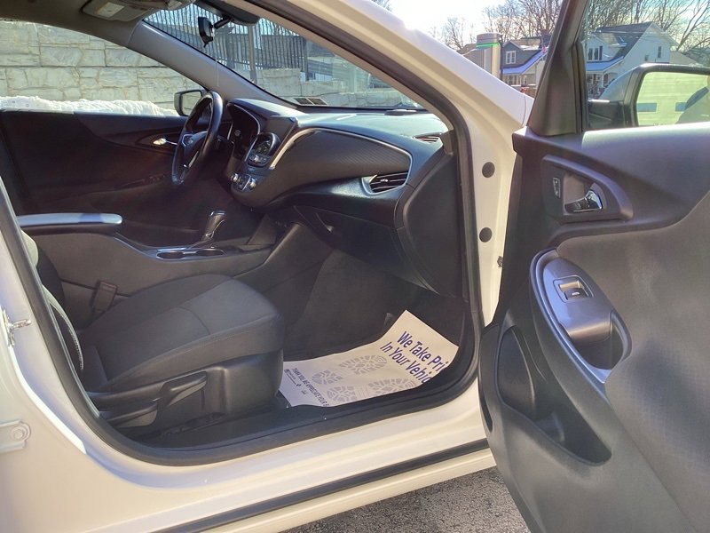 Used 2019 Chevrolet Malibu RS image 14