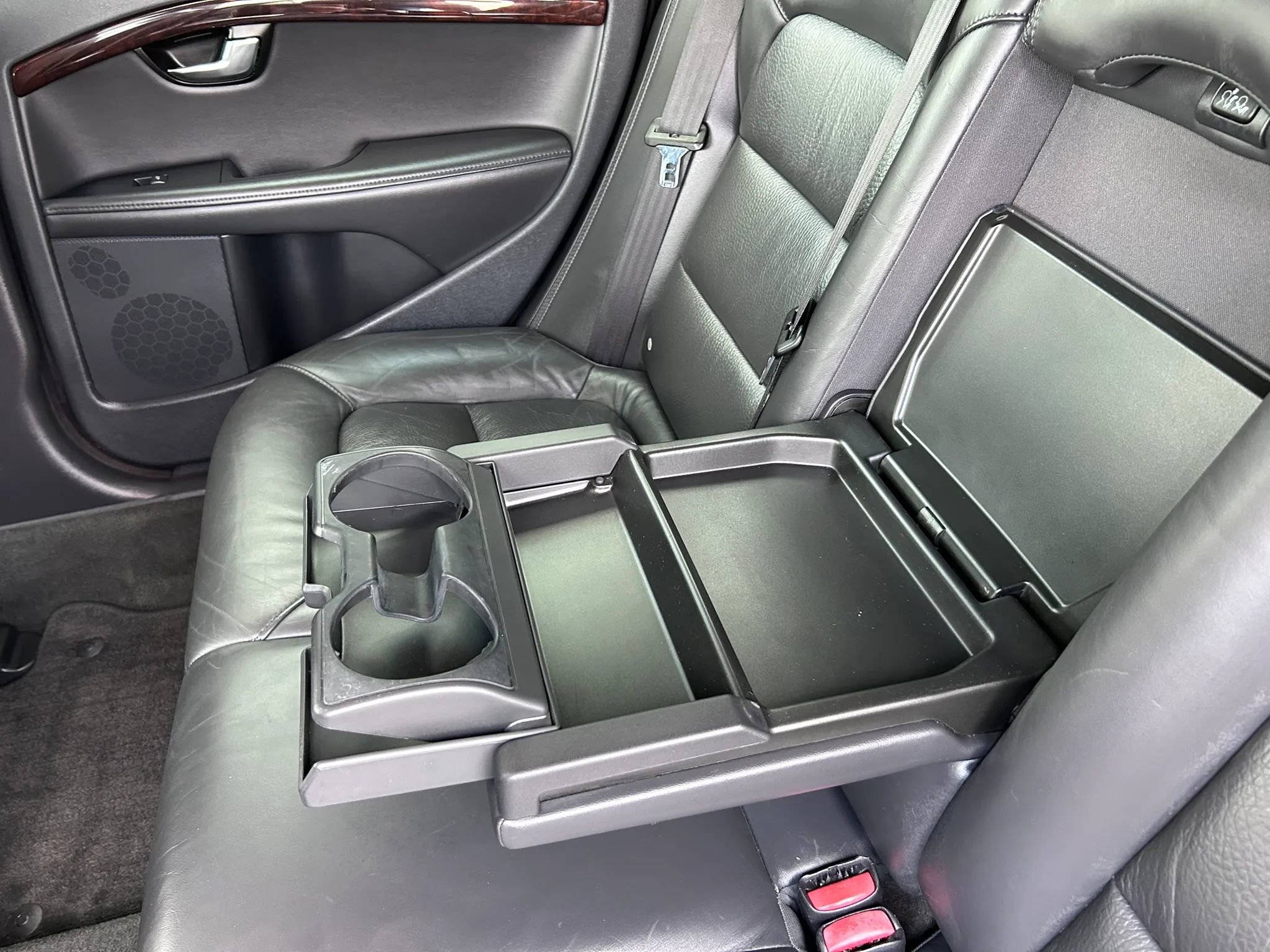 Used 2014 Volvo XC70 T6 image 29