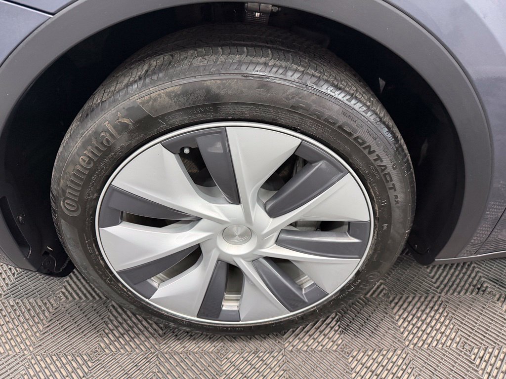 Used 2023 Tesla Model Y Long Range AWD/4WD image 21