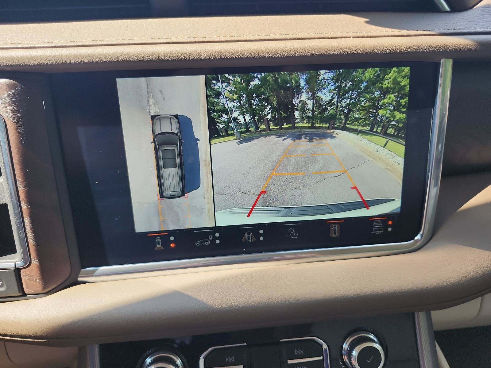 Certified 2023 GMC Yukon XL Denali w/ Denali Reserve Package AWD/4WD image 19
