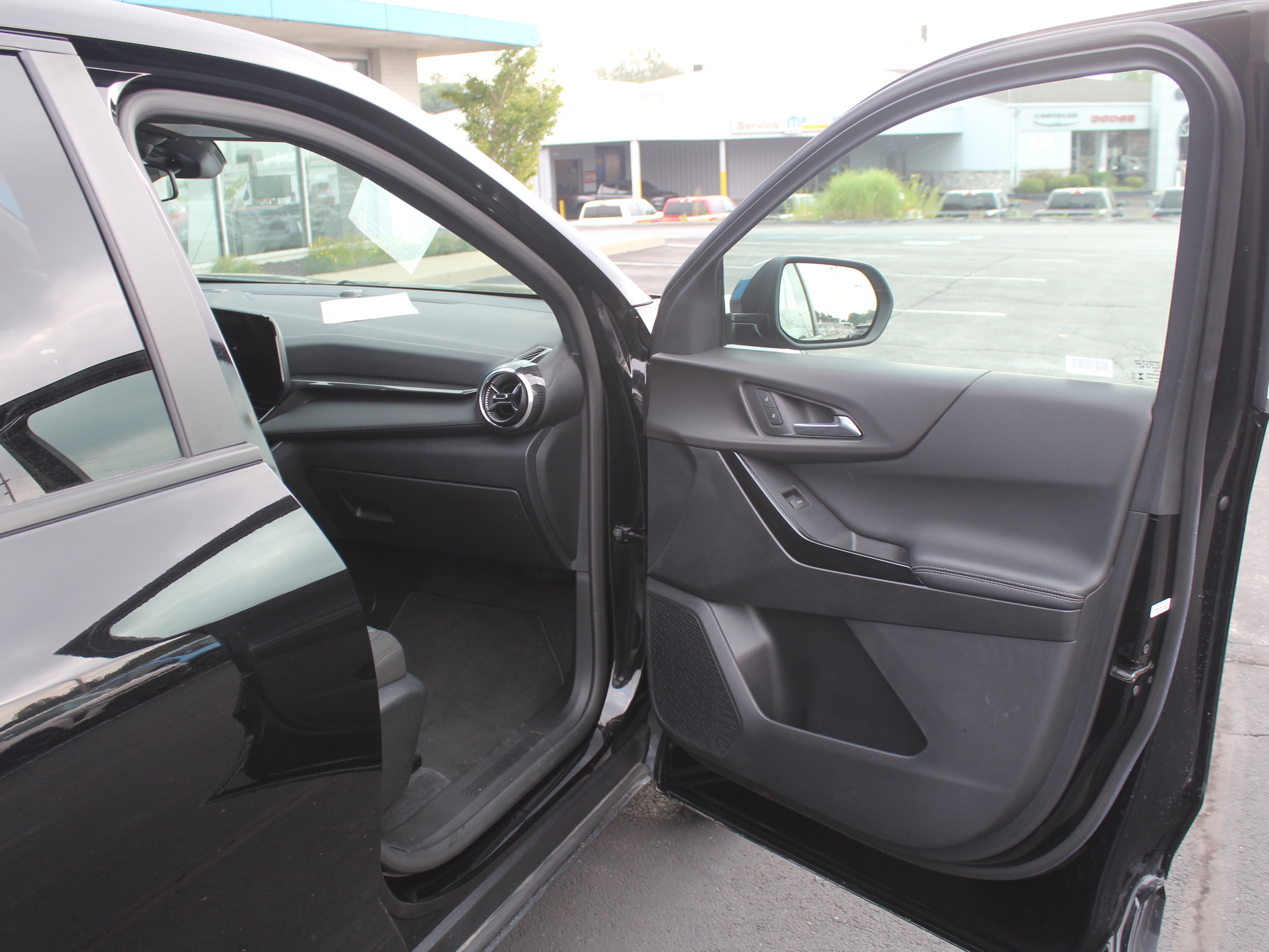 Used 2026 Chevrolet Equinox LT FWD image 26