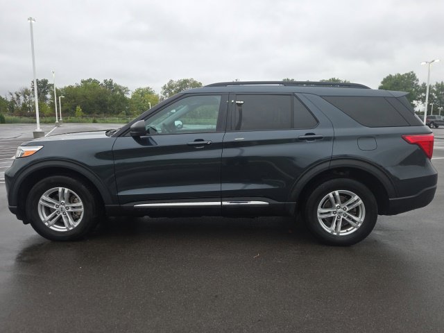 Used 2023 Ford Explorer XLT AWD/4WD image 15