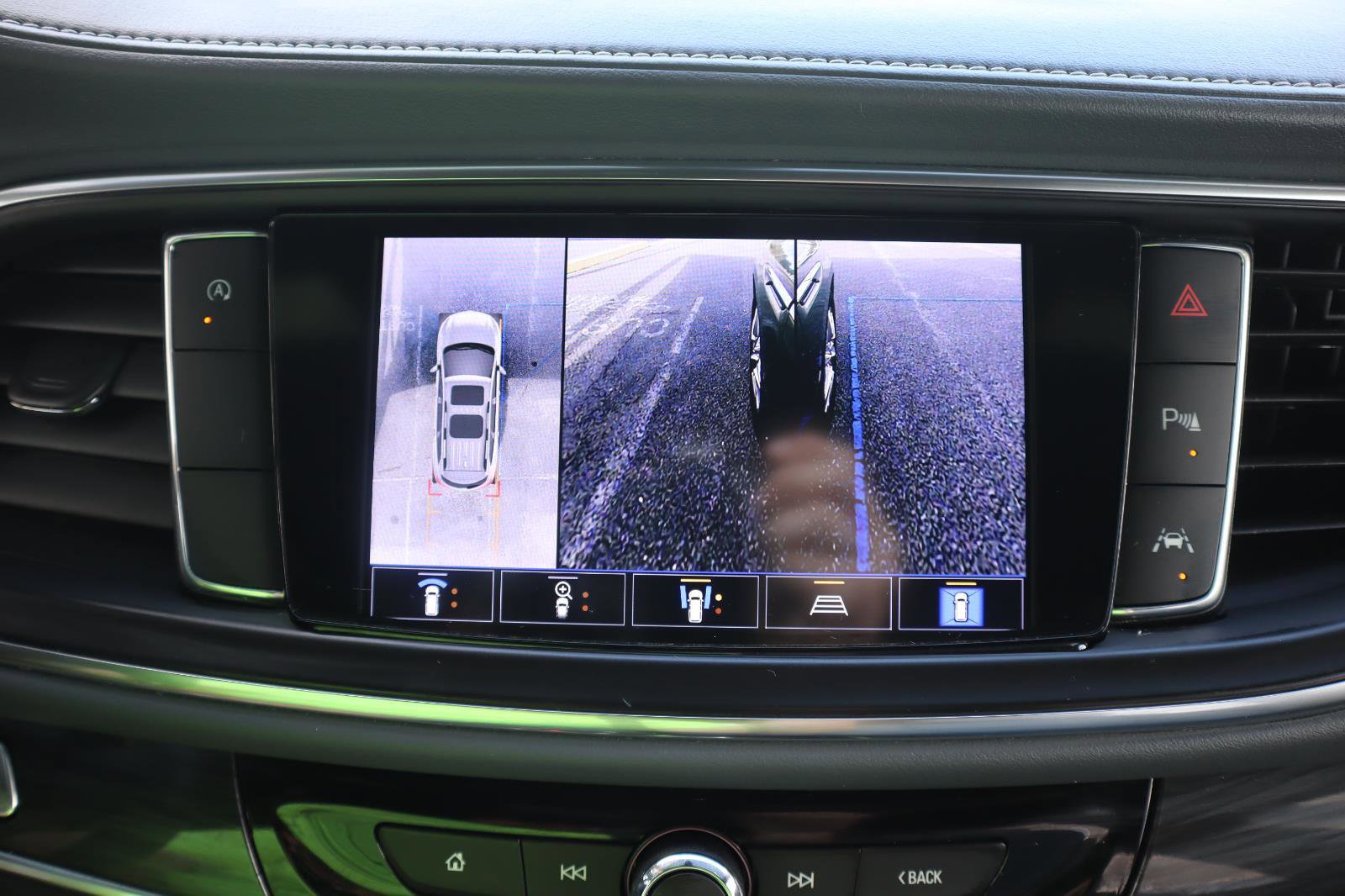 Used 2022 Buick Enclave Premium w/ Experience Buick Package image 31