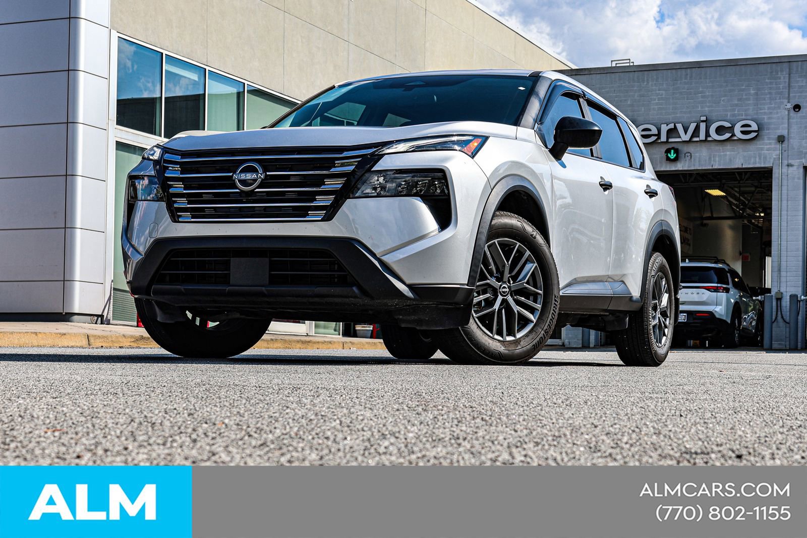 Used 2024 Nissan Rogue S image 3