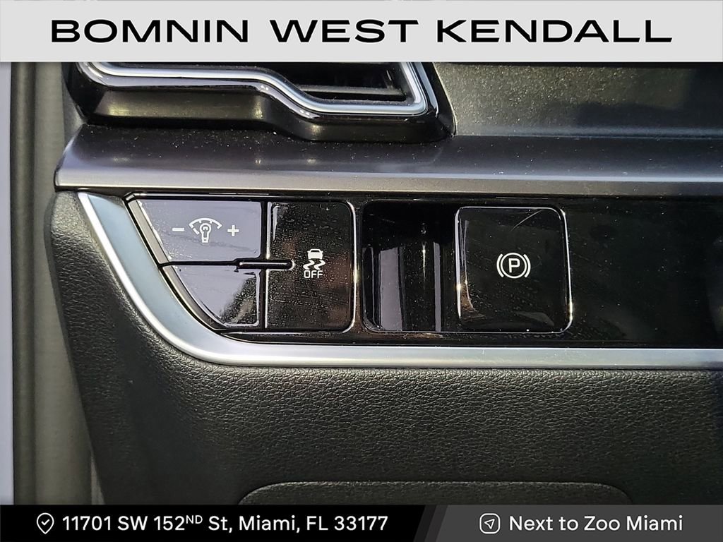 Used 2024 Kia Sportage EX image 23