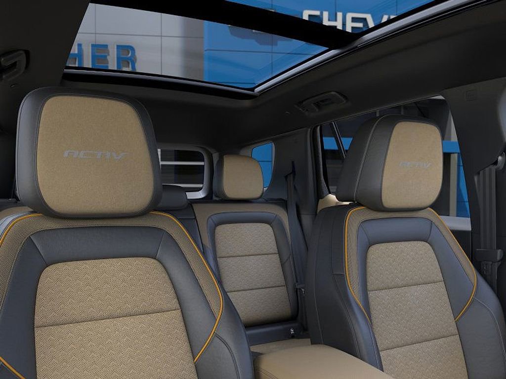 New 2025 Chevrolet Equinox ACTIV w/ Safety and Technology Package image 24