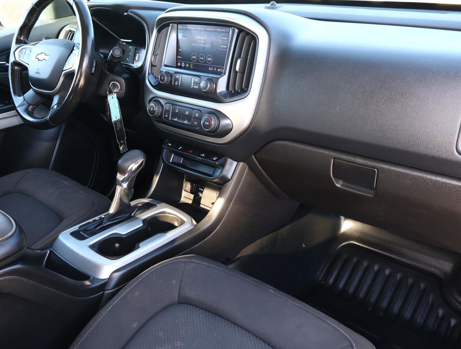 Used 2022 Chevrolet Colorado LT w/ Fleet Safety Package image 16