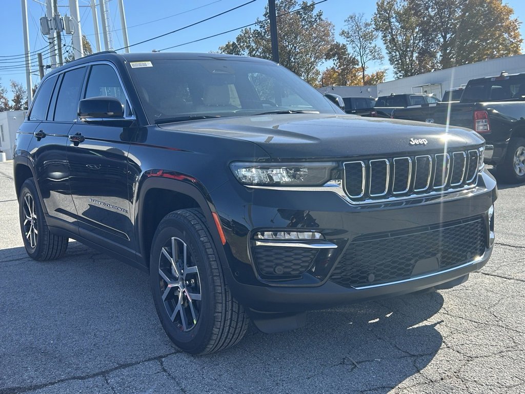 New 2025 Jeep Grand Cherokee Limited w/ Luxury Tech Group II image 4