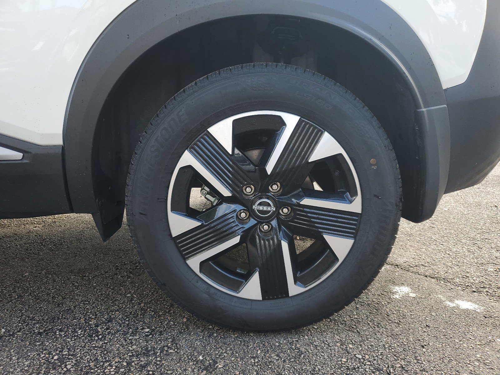 Certified 2025 Nissan Kicks SR image 28