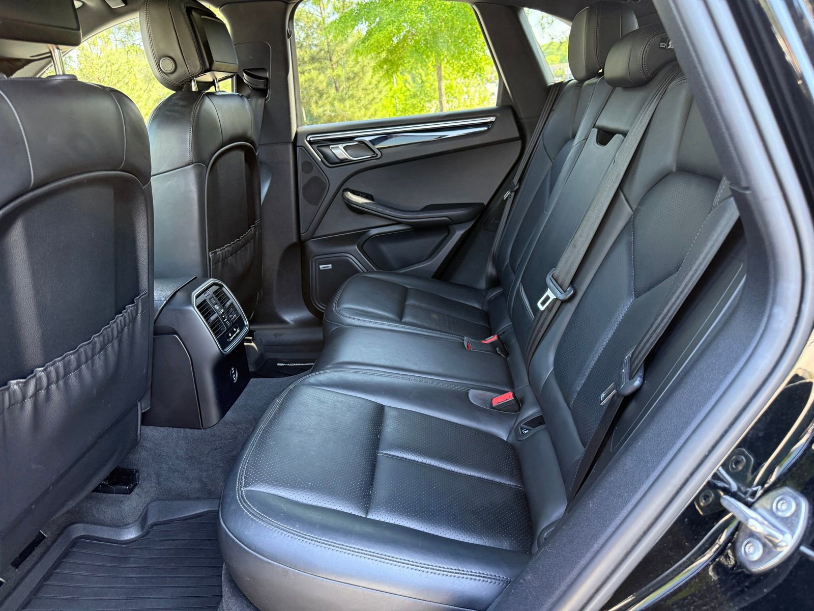 Used 2020 Porsche Macan S image 37