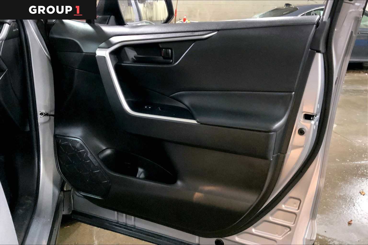 Used 2022 Toyota RAV4 LE image 22