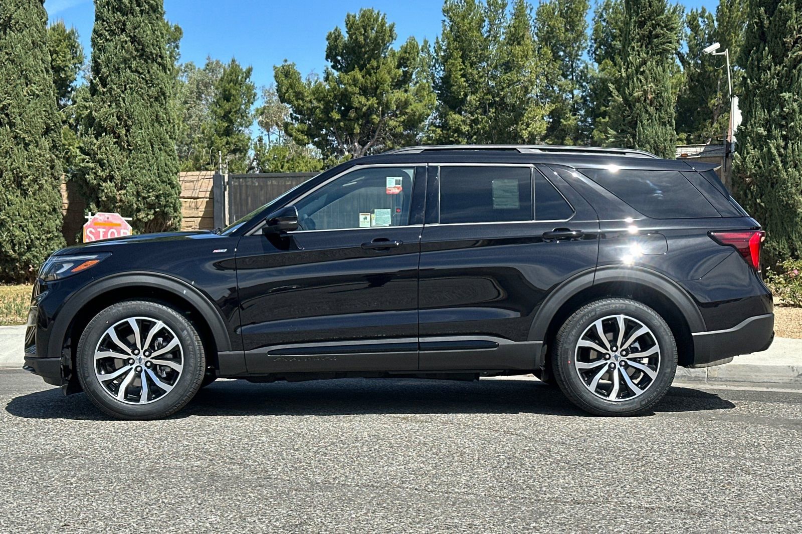 New 2026 Ford Explorer ST-Line RWD image 7