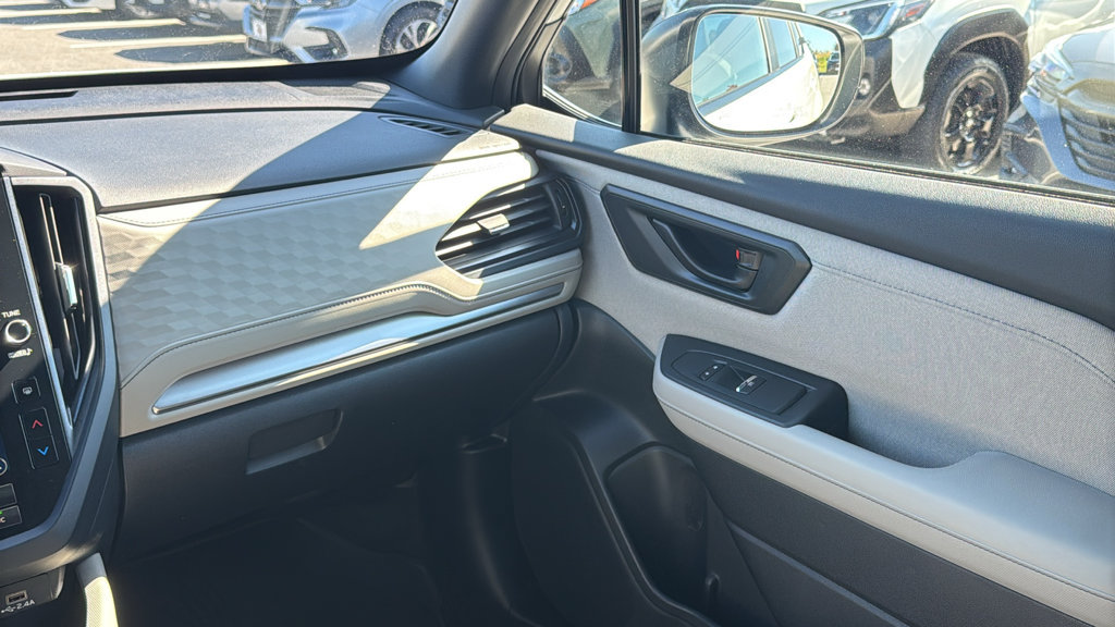 Certified 2025 Subaru Forester Premium AWD/4WD image 26