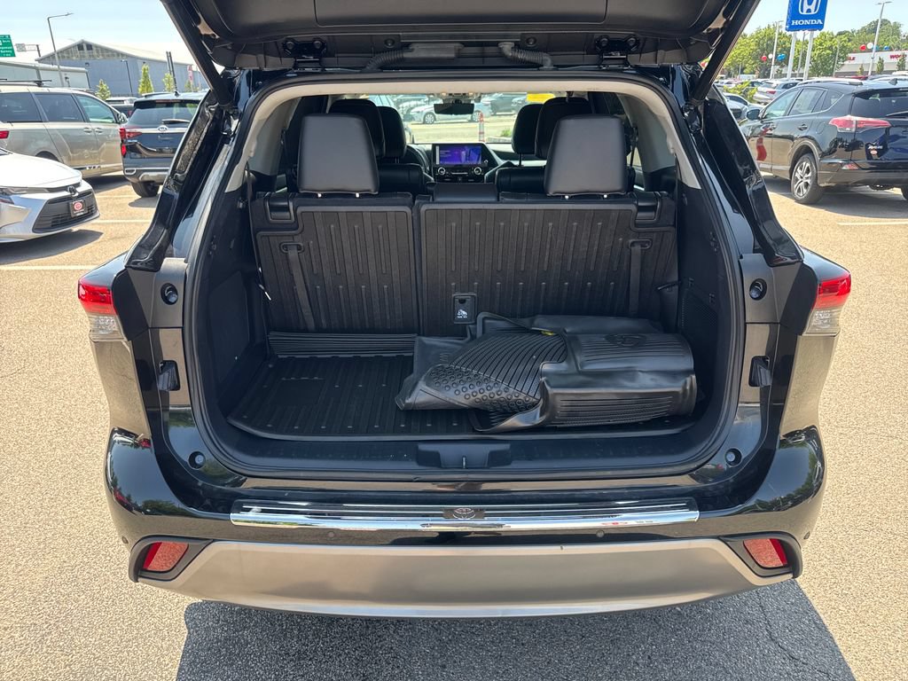 Used 2023 Toyota Highlander Platinum AWD/4WD image 7