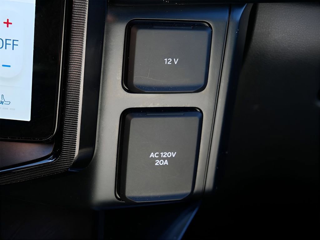 Used 2023 Ford F150 Lightning Platinum image 26