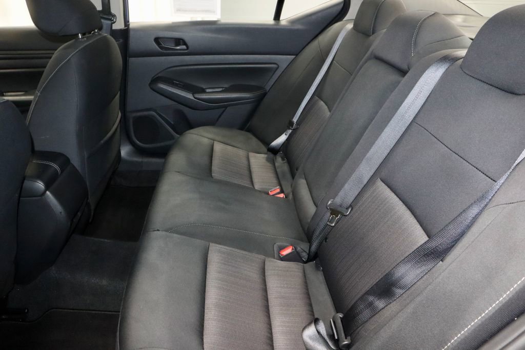 Used 2025 Nissan Altima 2.5 SV FWD image 21