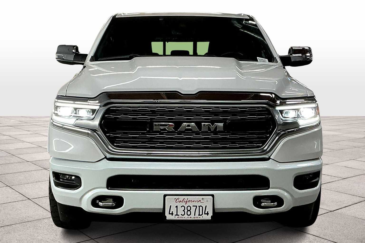 Used 2024 RAM 1500 Limited w/ Trailer Tow Group image 3