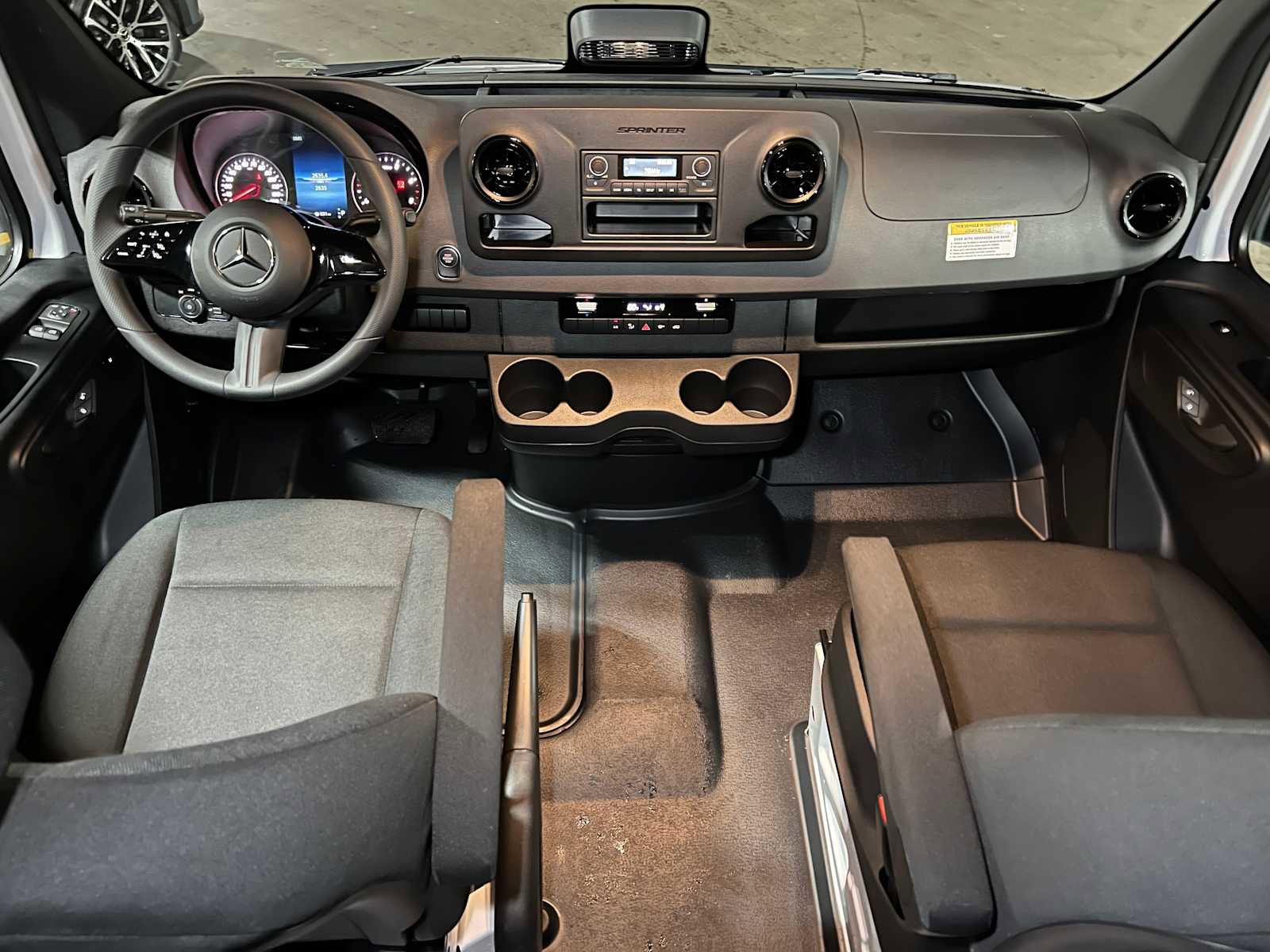 Used 2025 Mercedes-Benz Sprinter 2500 image 33