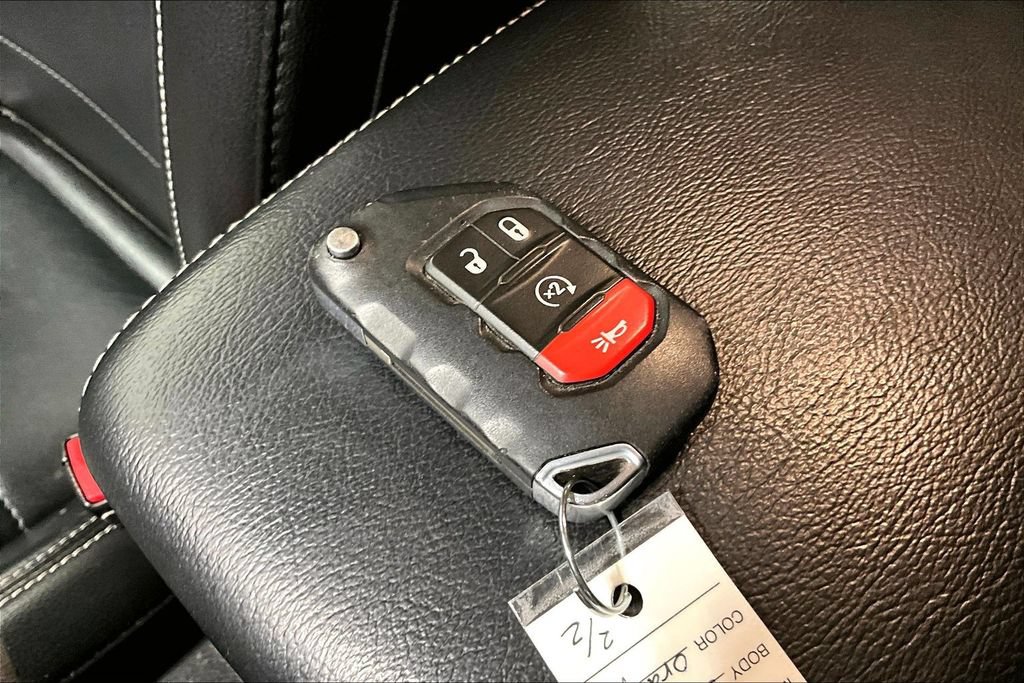 Used 2020 Jeep Wrangler Unlimited Sahara w/ Uconnect 4C Nav & Sound Group AWD/4WD image 12