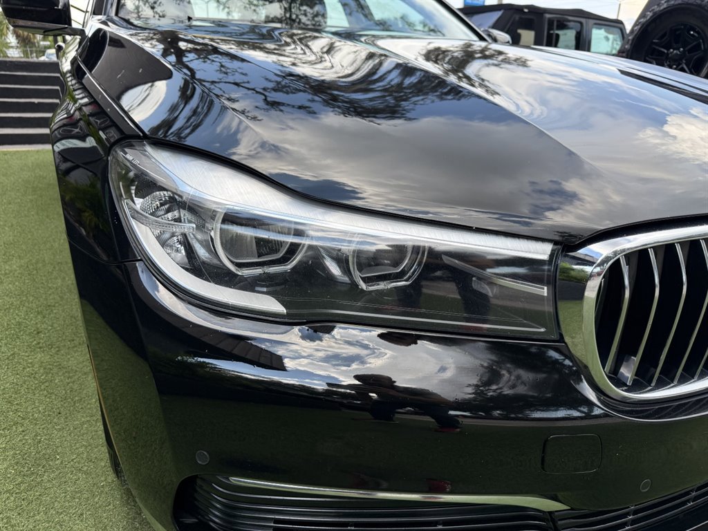Used 2019 BMW 740i xDrive image 9