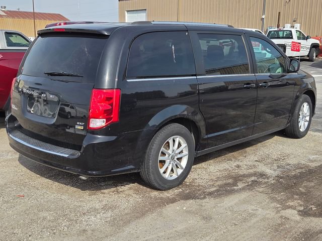 Used 2018 Dodge Grand Caravan SXT image 2
