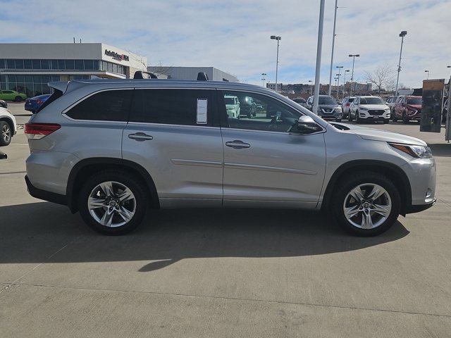 Used 2018 Toyota Highlander Limited w/ Protection Package #3 image 4