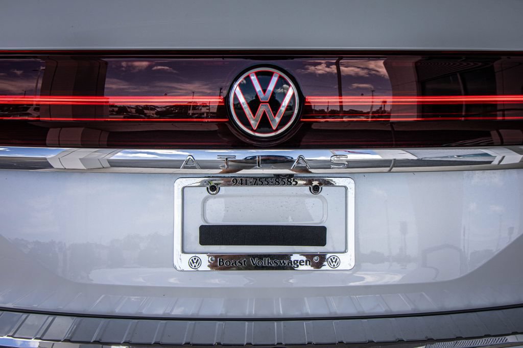 Certified 2026 Volkswagen Atlas SE w/ Panoramic Sunroof Package FWD image 14