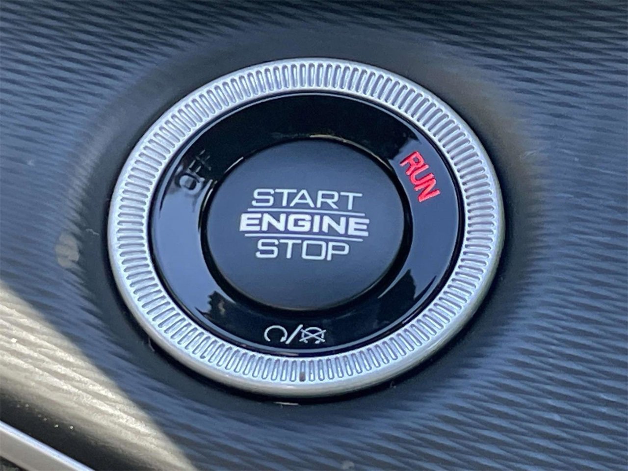 New 2025 Jeep Grand Cherokee L Altitude image 16