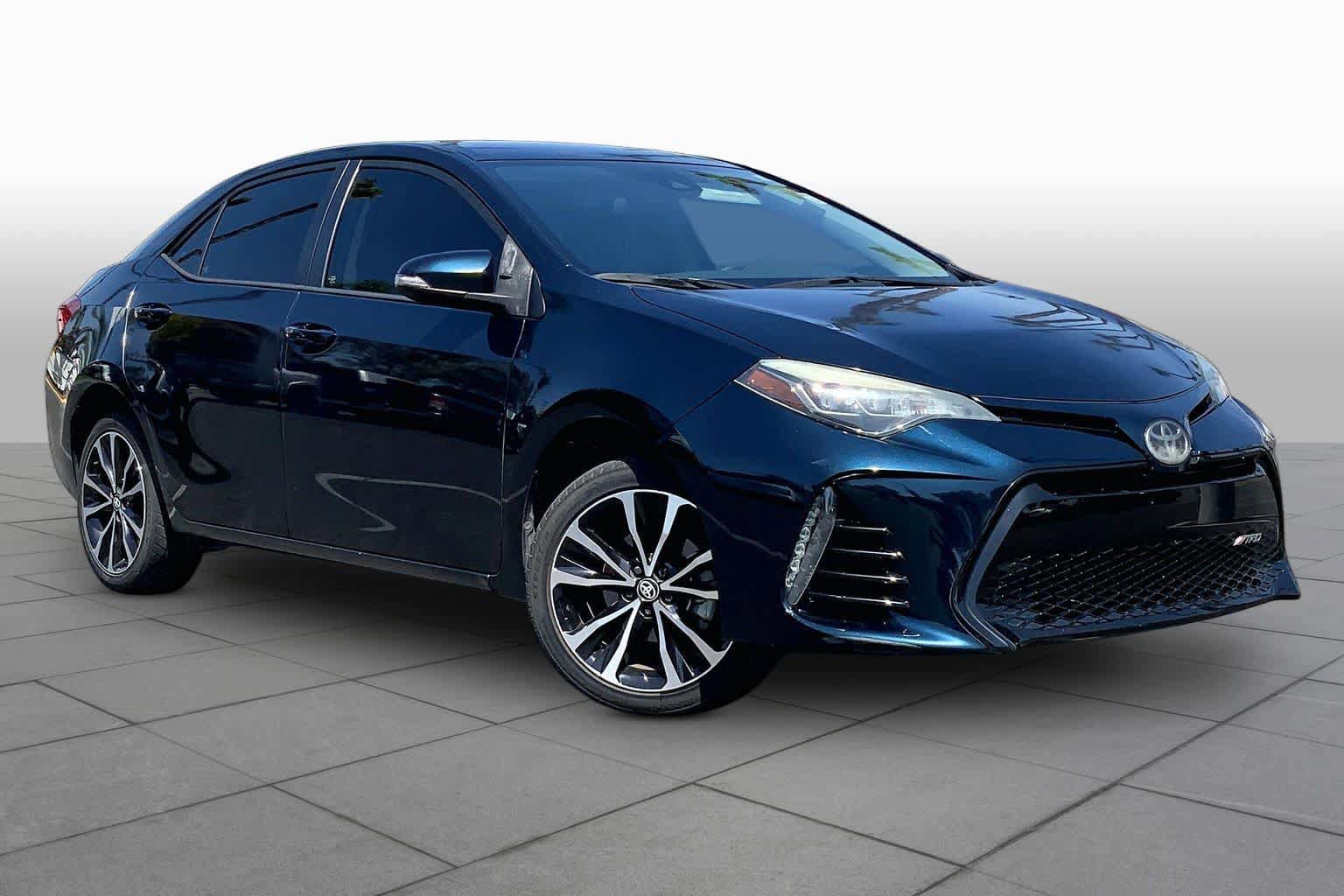 Used 2017 Toyota Corolla SE w/ Carpet Mat Package (TMS) FWD image 2