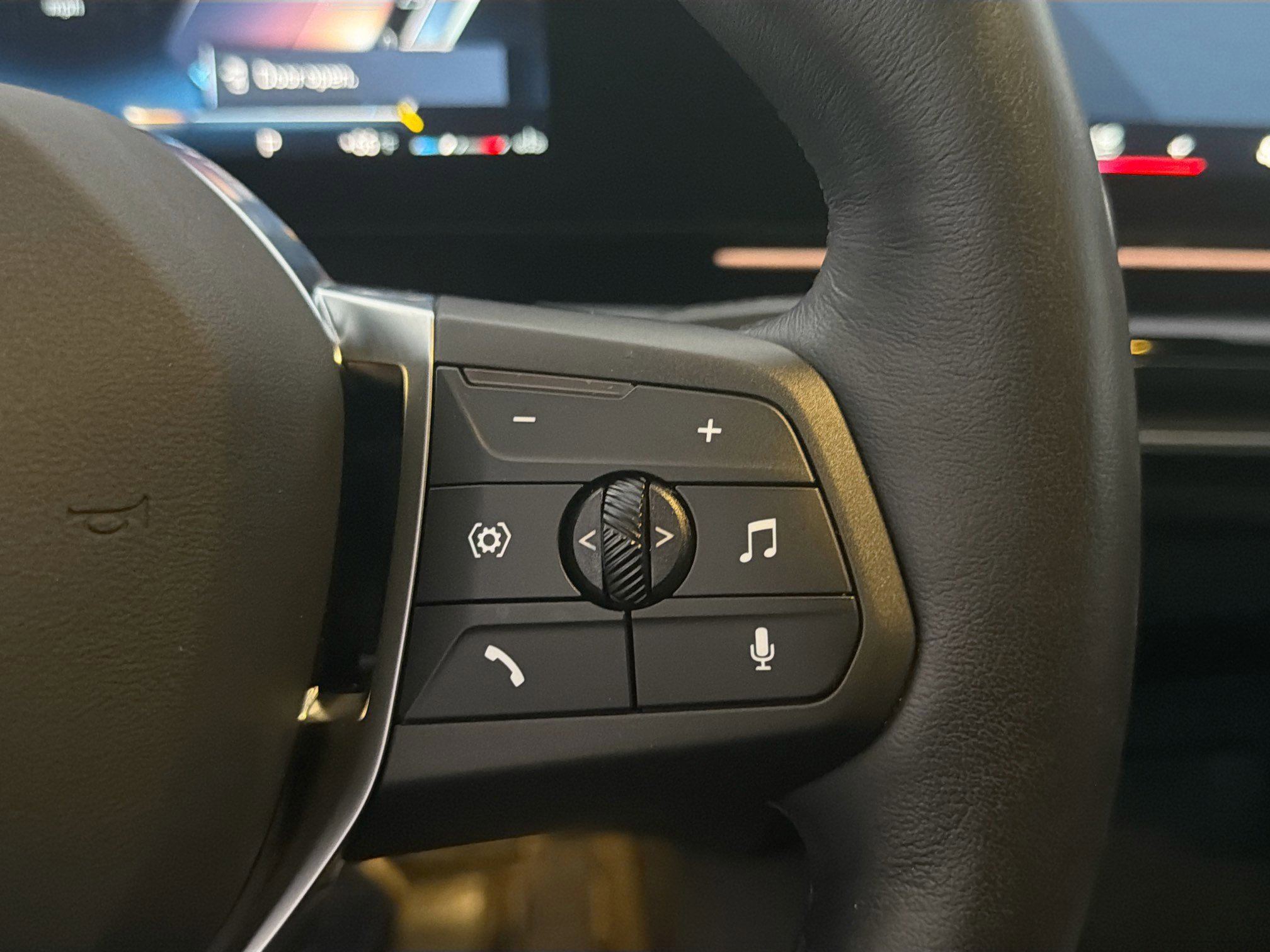 Used 2025 BMW X2 xDrive28i image 38