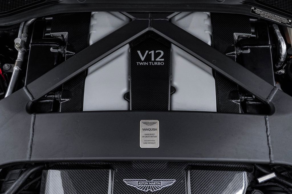Used 2025 Aston Martin Vanquish RWD image 35