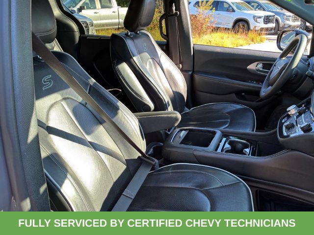 Used 2025 Chrysler Pacifica Limited FWD image 42