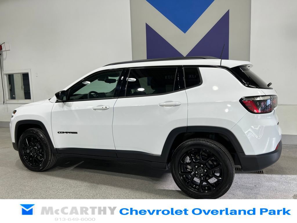 Used 2025 Jeep Compass Latitude w/ Altitude Special Edition image 7